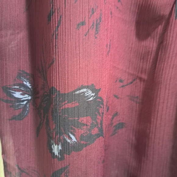 Maurices brand women's burgandy floral print size large sheer Blouse tunic top - Picture 7 of 7
